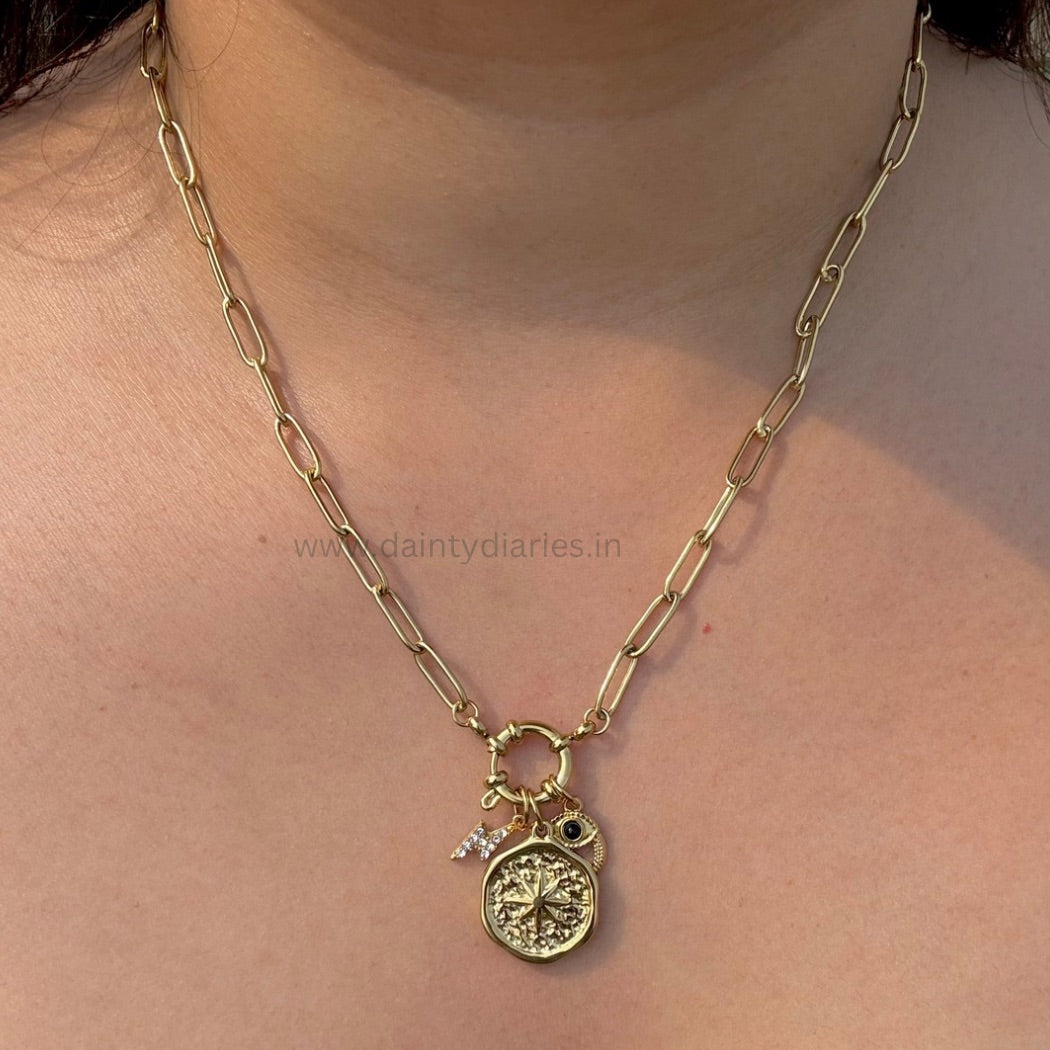Estra Charm Necklace