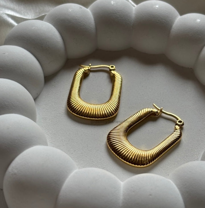 Femme Hoops