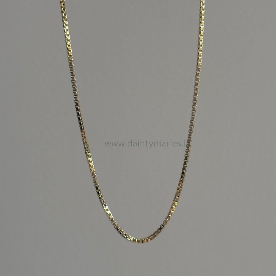 Plain chain