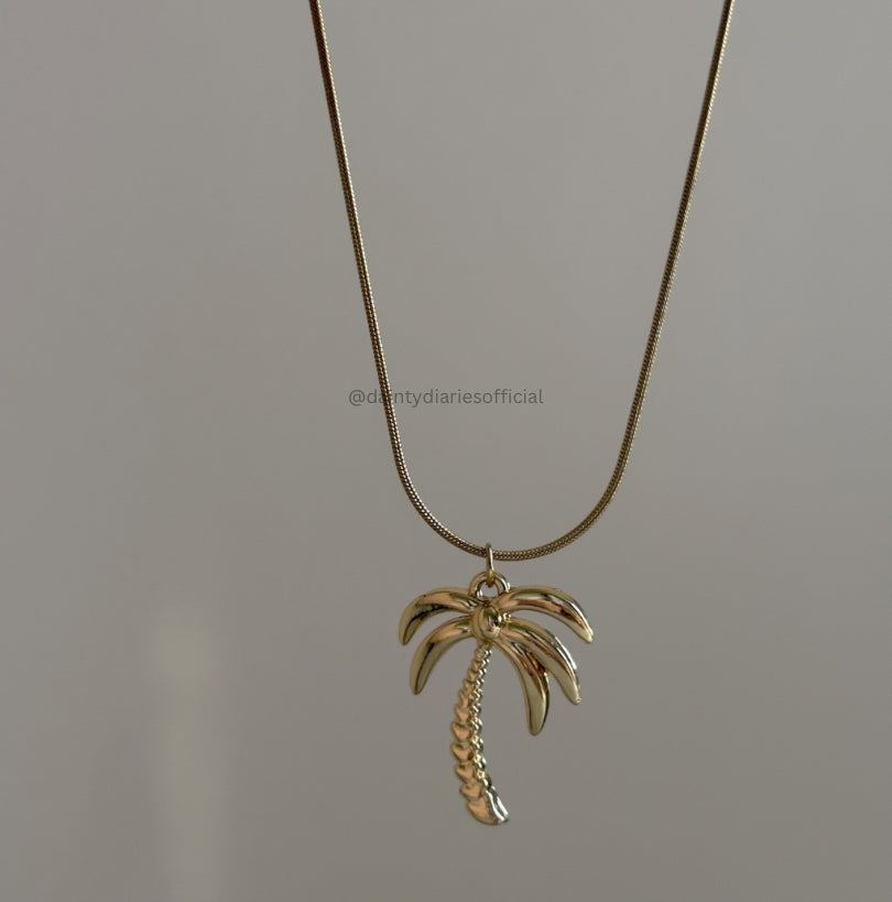 Seira Necklace